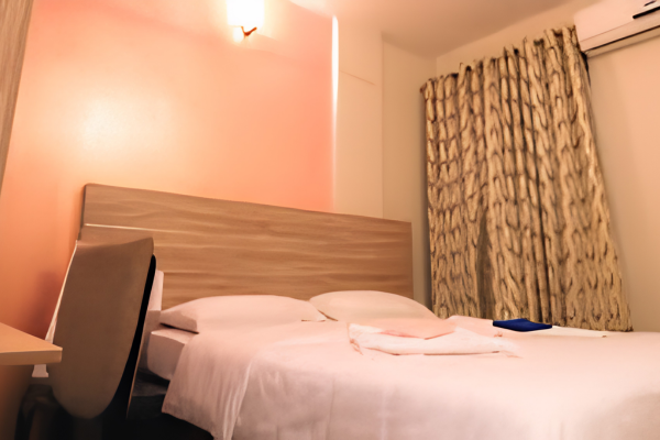 6 Person AC Room